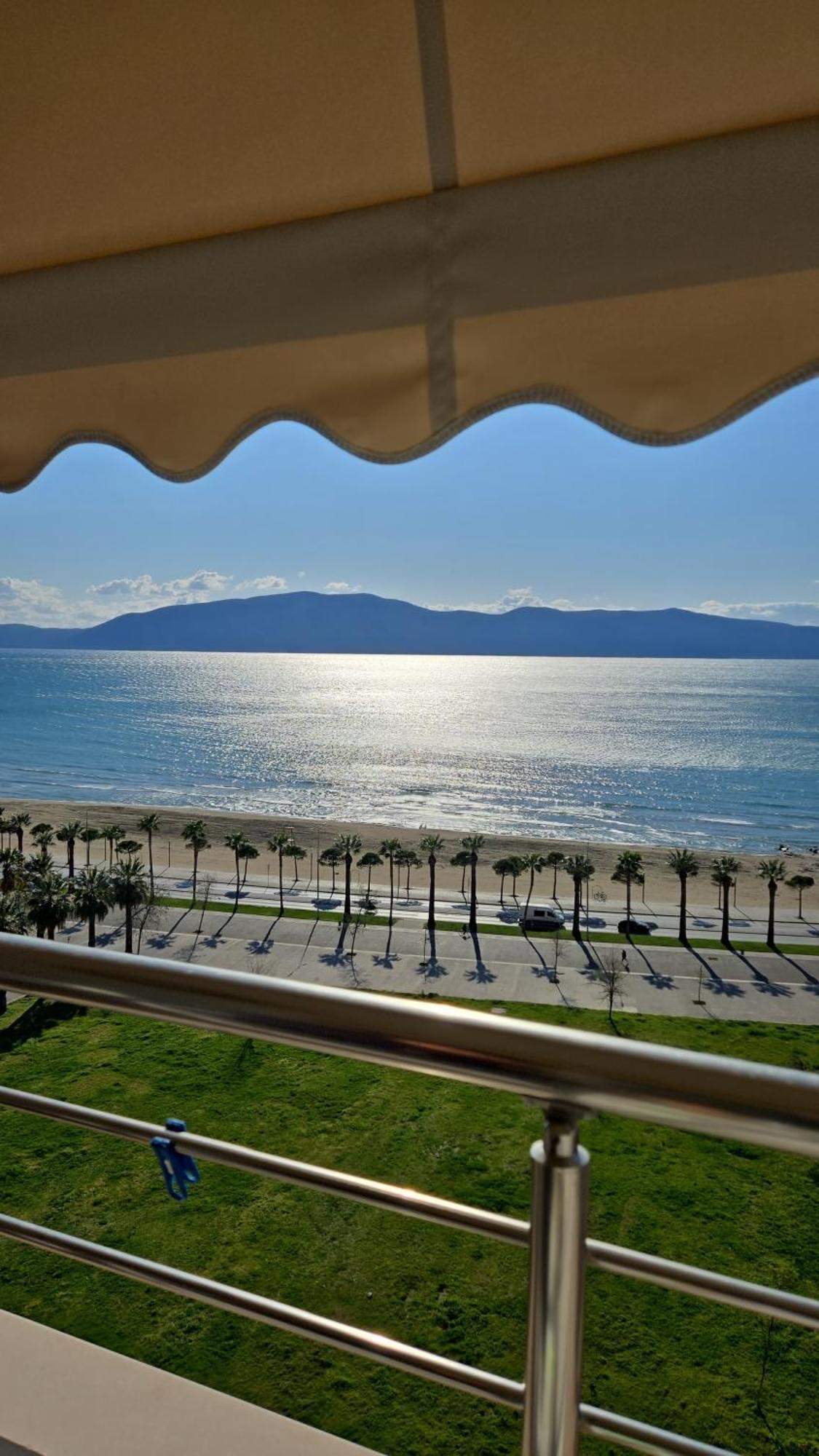 Cloud 10 * Vlorë